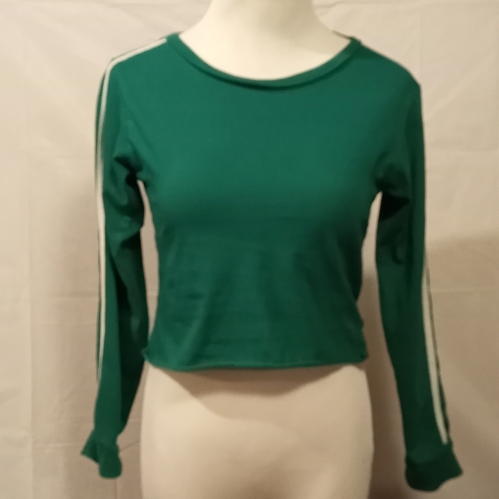 On fire cropped long sleeve top